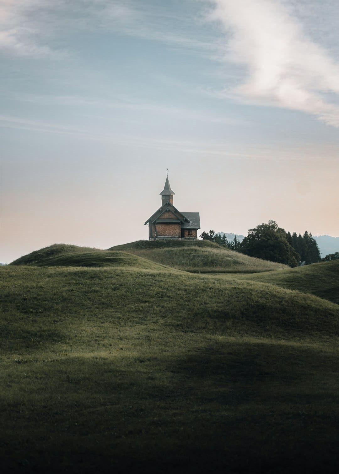 暑期“旅行专列”，让远方有景更有诗意